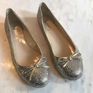 Sz 8.5 Aeniltm Gld Slvr MU with gold bow